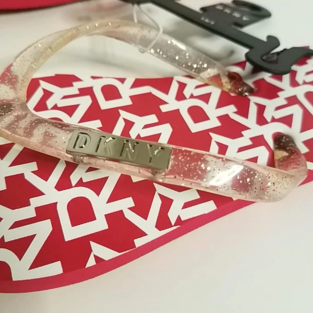 DKNY Zoey Girl's Glitter Logo Flip Flop Sandals Size 13/1